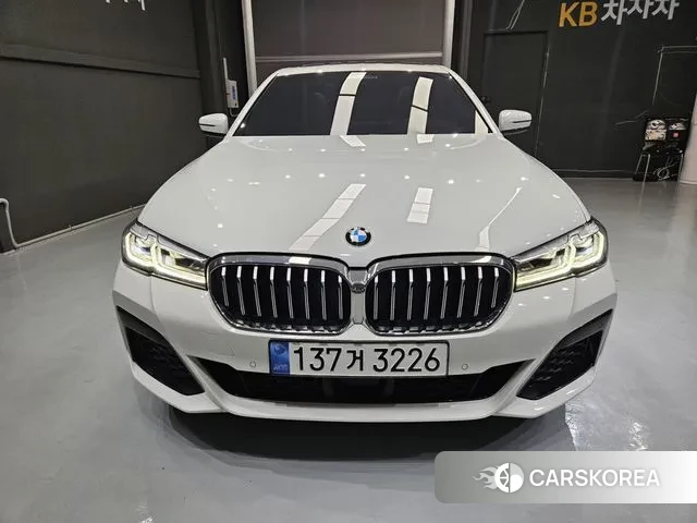 BMW 5 Series (G30) id 3354535 из Кореи 13