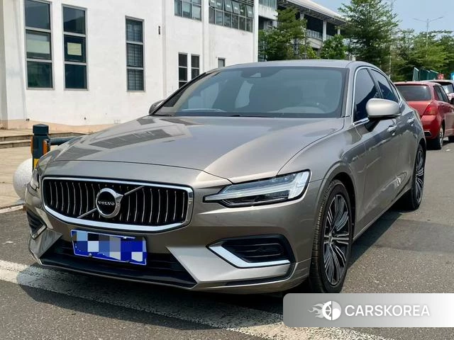 Volvo S60 2020 Шампань из Китая, фото 3