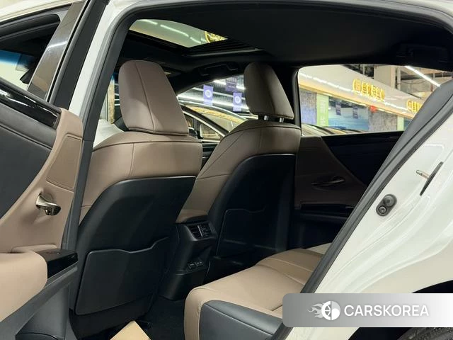 Lexus ES 2022 Белый из Китая, фото 3