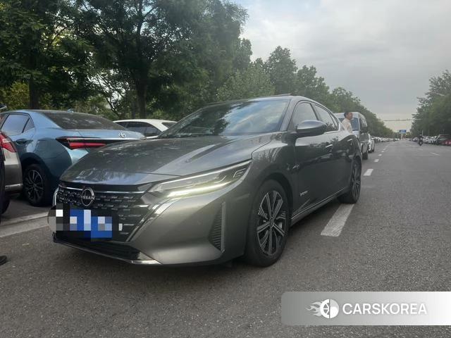 Nissan Xuan Yi 2023 Серебристо-серый из Китая, фото 4