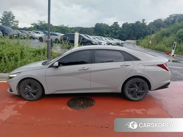 Hyundai Avante Hybrid (CN7) 2022 Серебристо-серый из Кореи, фото 3