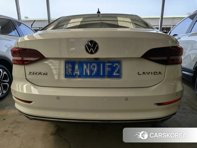 Volkswagen Lavida 2022 Белый из Китая, фото 3