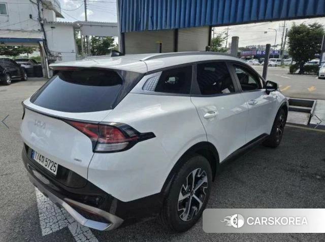 Kia Sportage 5th Generation Hybrid 2023 Белый из Кореи, фото 4