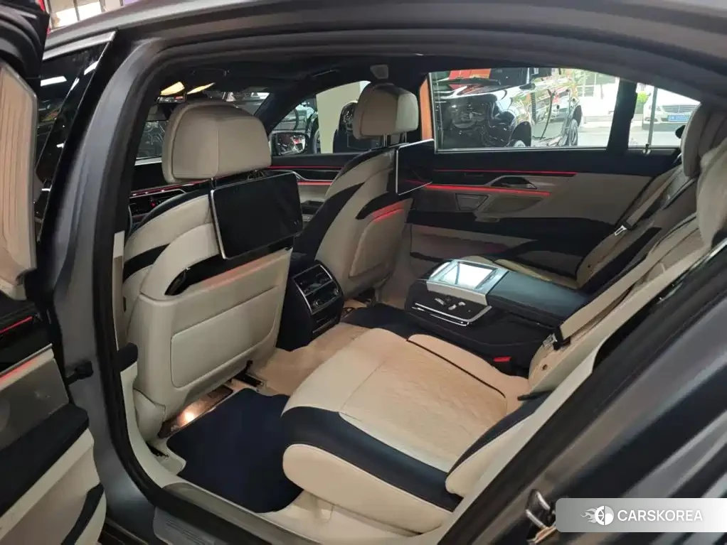 BMW 7 series 2022 Silver/gray из Китая, фото 4