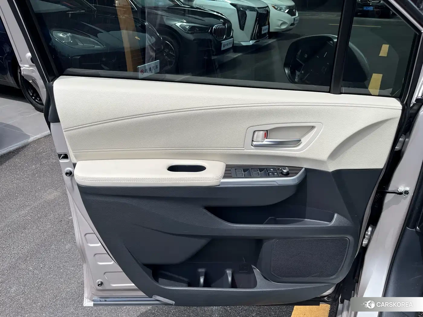 Toyota Sienna id 4547530 из Китая 14