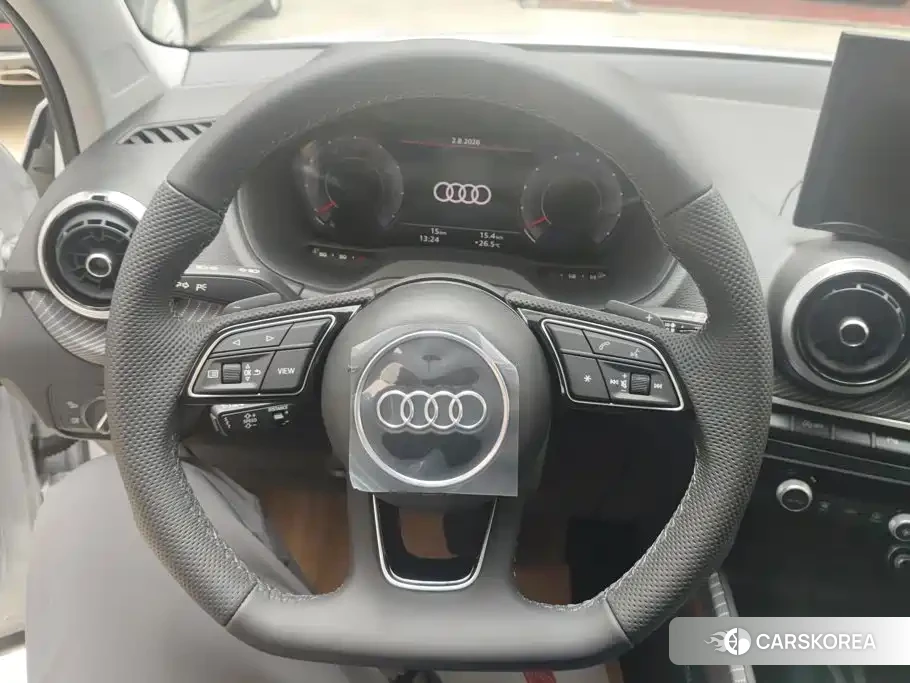 Audi Q2L id 4654582 из Китая 9