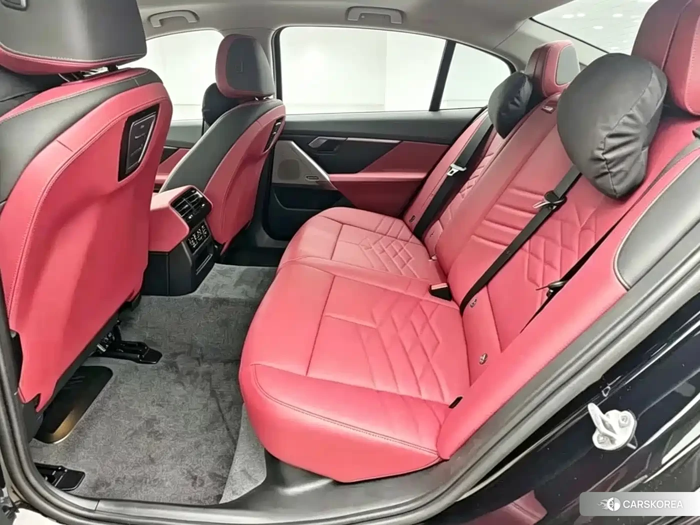 BMW 5 series 2026 Черный из Китая, фото 3