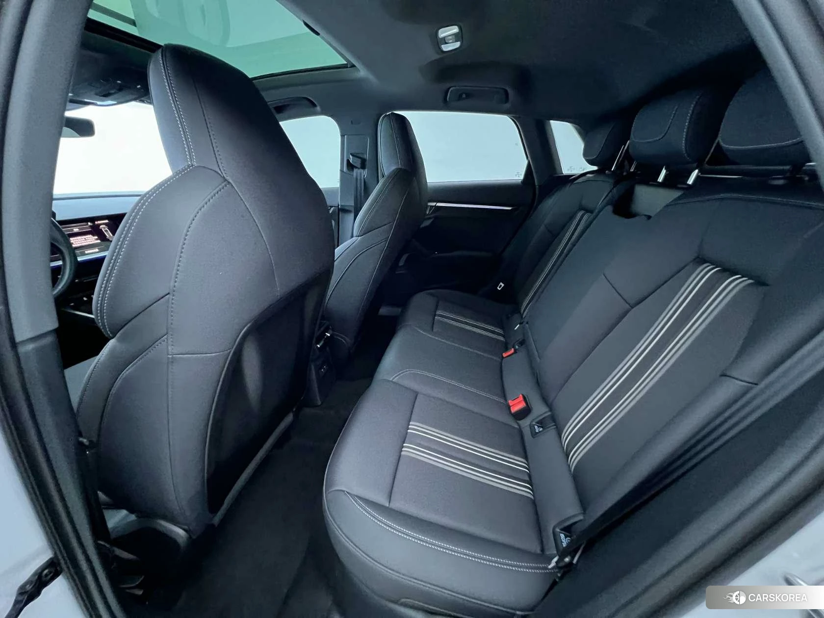 Audi A3 2023 Белый из Китая, фото 3