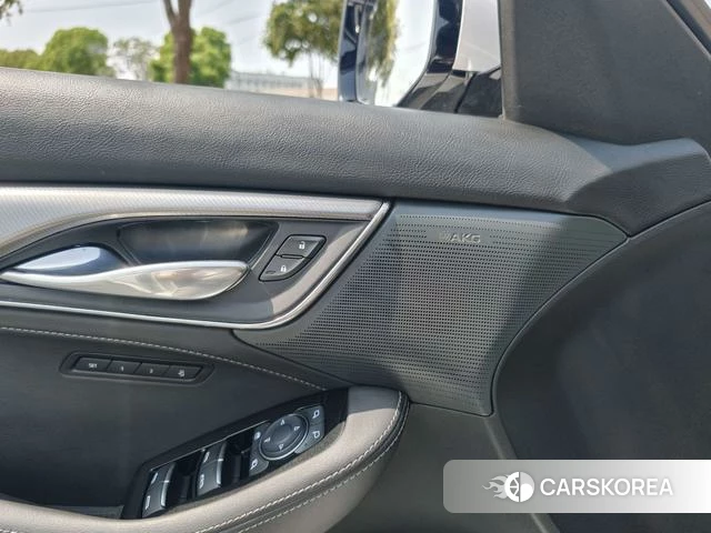 Cadillac CT5 id 4241458 из Китая 18