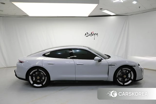 Porsche Taycan id 4388131 из Кореи 13