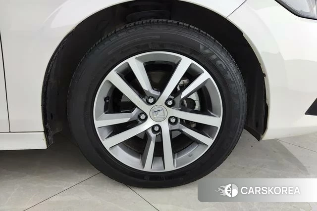 Honda Civic id 3840624 из Китая 10