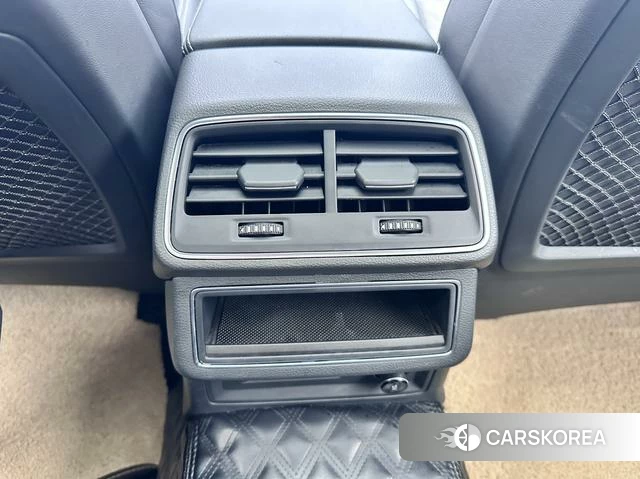 Audi A6L id 4290646 из Китая 20
