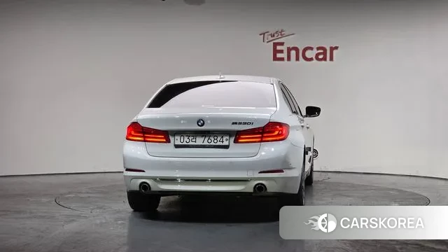 BMW 5 Series (G30) id 3499619 из Кореи 13