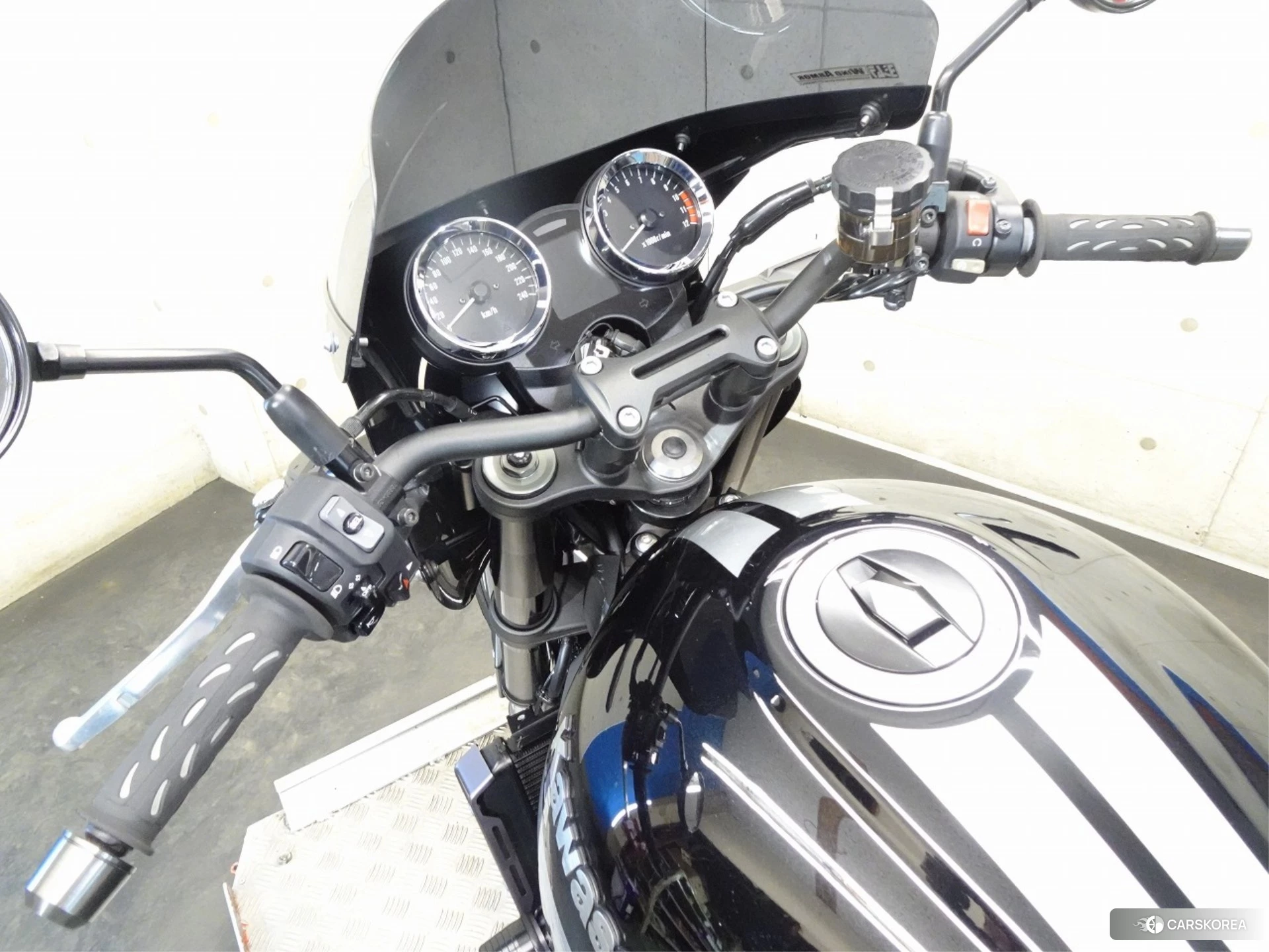 Kawasaki Z900RS CAFE id 4374375 из Японии 23