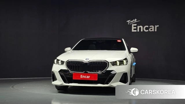BMW 5 Series (G60) id 4904172 из Кореи 23