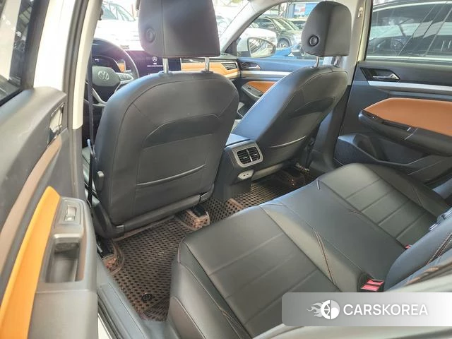Volkswagen Bora 2023 Белый из Китая, фото 3