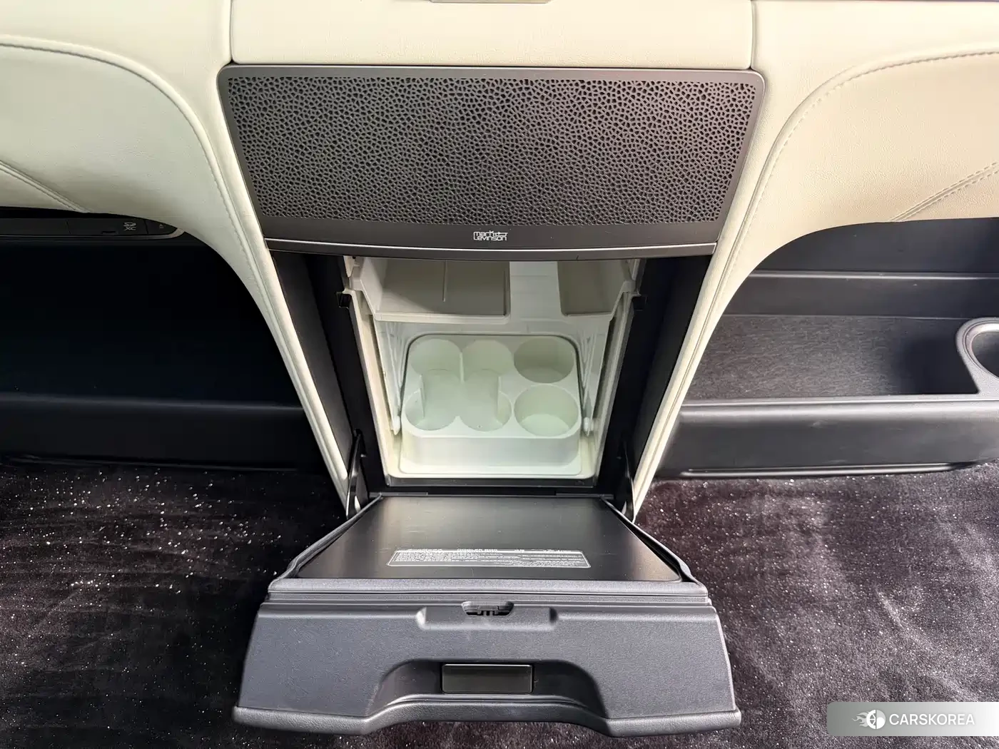 Lexus LM id 4679920 из Китая 18