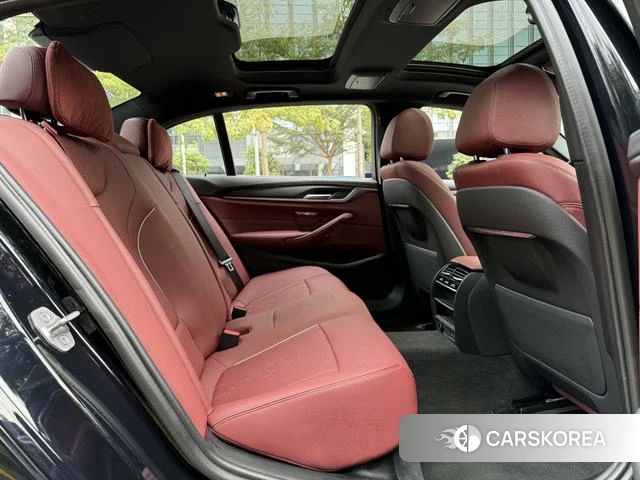 BMW 5 series PHEV id 4277257 из Китая 14
