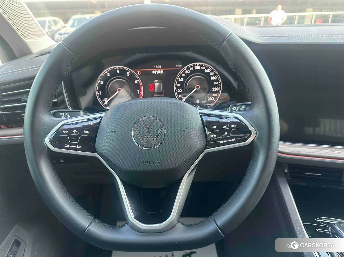 Volkswagen Touareg id 4473411 из Китая 22