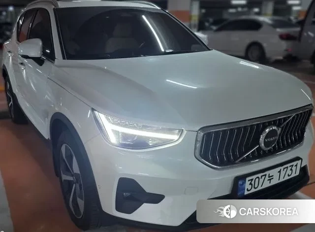 Volvo XC40 2024 Белый из Кореи, фото 3