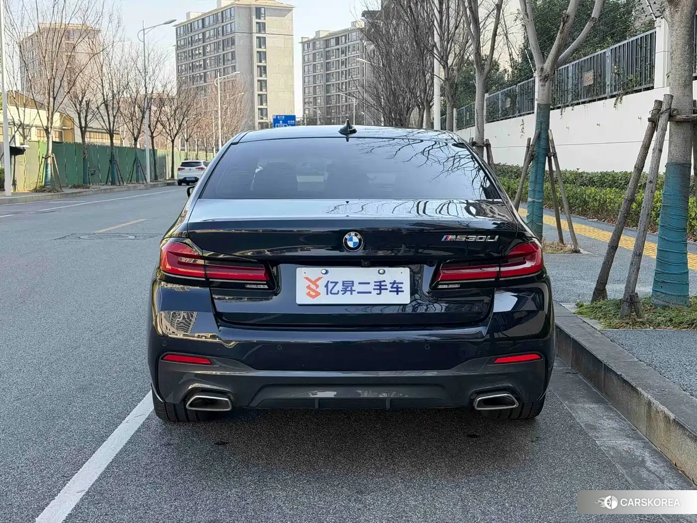 BMW 5 series 2021 Черный из Китая, фото 3