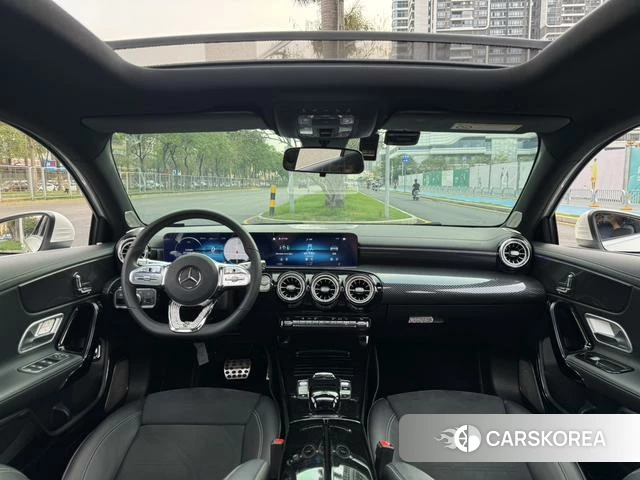 Mercedes-Benz Class A 2022 Белый из Китая, фото 3