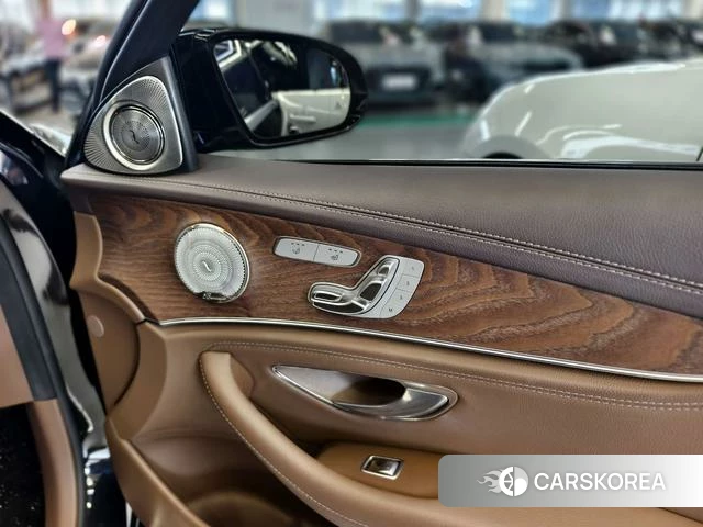Mercedes-Benz E-class id 4277640 из Китая 8