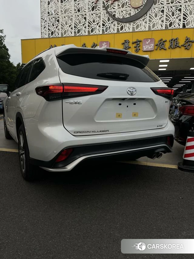Toyota Crown Lufang 2026 Белый из Китая, фото 3