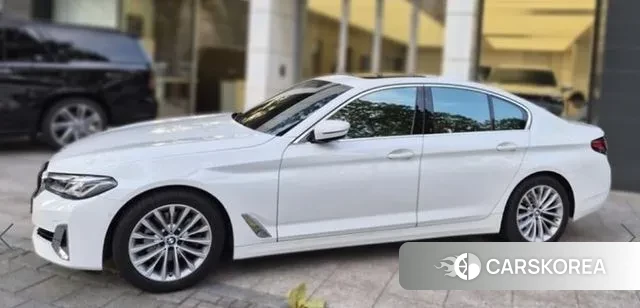 BMW 5 Series (G30) 2022 Белый из Кореи, фото 3