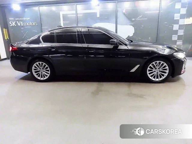 BMW 5 Series (G30) id 3350189 из Кореи 13