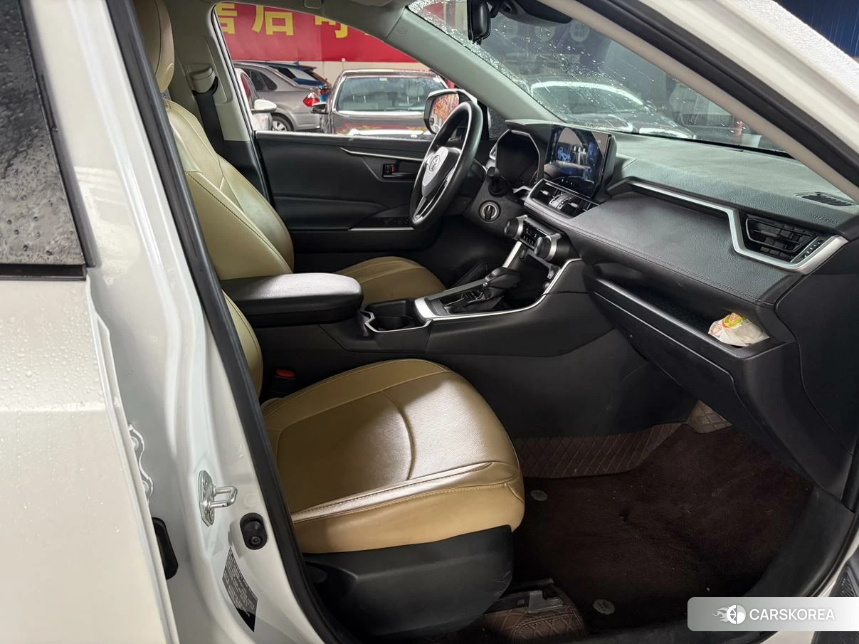 Toyota RAV4 Rongfang 2023 Белый из Китая, фото 3