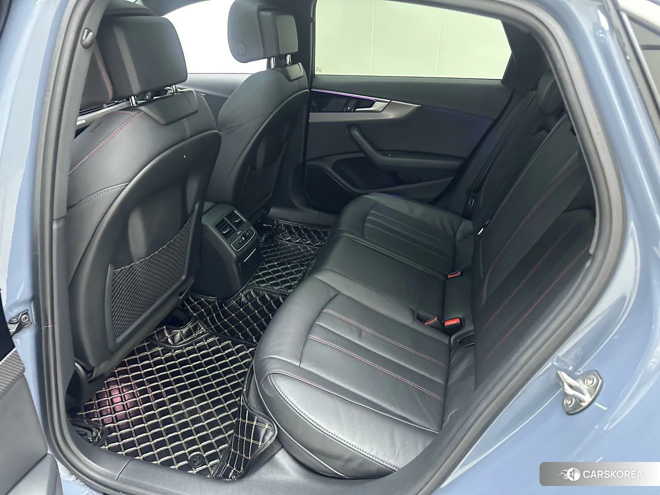Audi A4L 2021 Темно-серый из Китая, фото 3