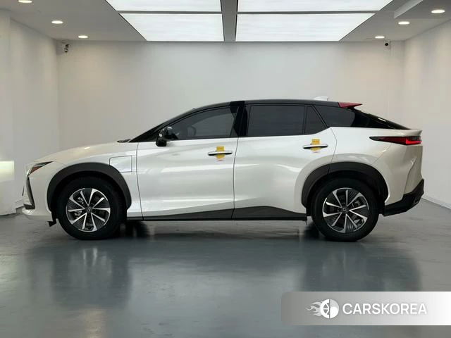 Lexus RZ id 4259766 из Китая 13