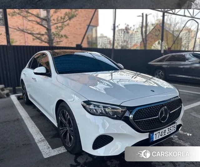 Mercedes-Benz E-Class W214 2024 Белый из Кореи, фото 3