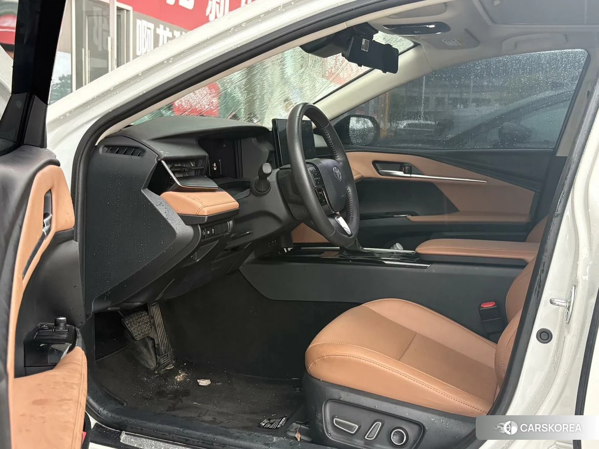Toyota Camry 2024 Белый из Китая, фото 3