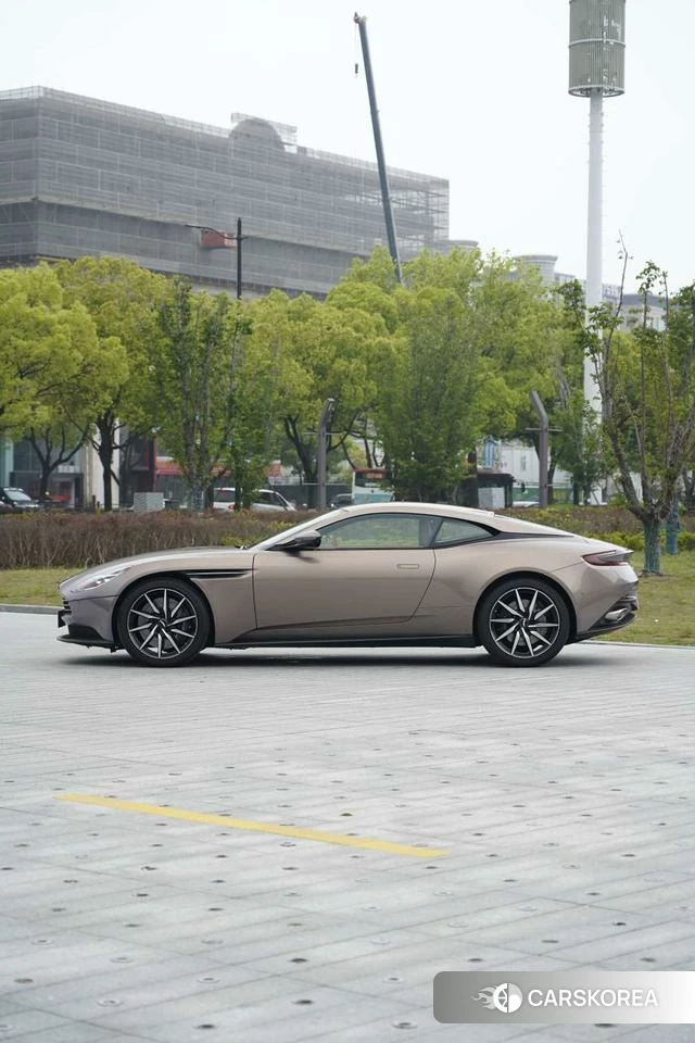 Aston Martin DB11 id 3969204 из Китая 18