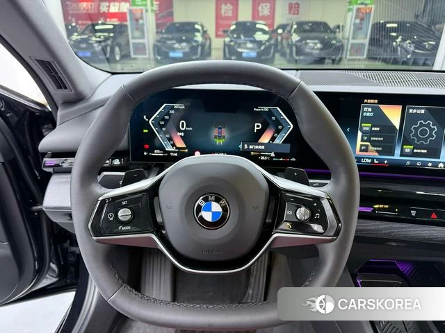 BMW 5 series 2025 Черный из Китая, фото 3