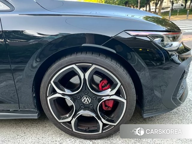 Volkswagen Golf 8th Generation 2025 Черный из Кореи, фото 3