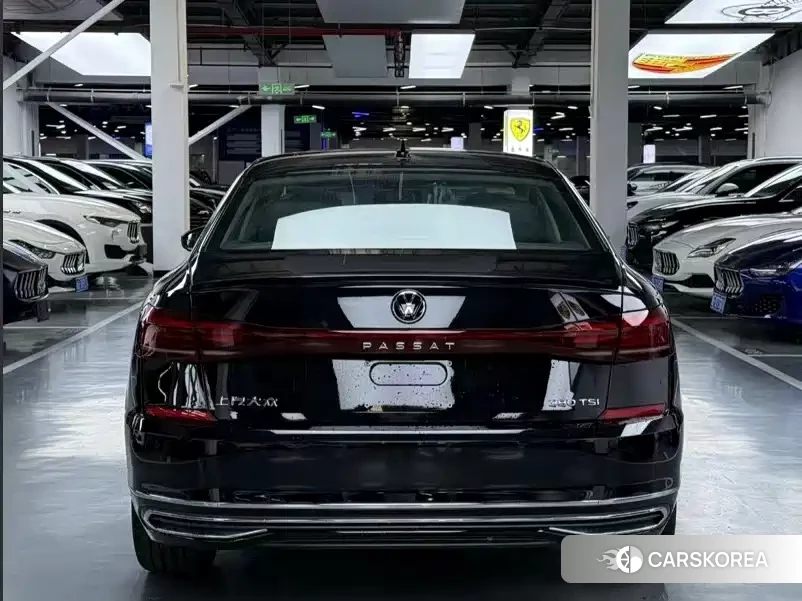Volkswagen Passat 2023 Черный из Китая, фото 3