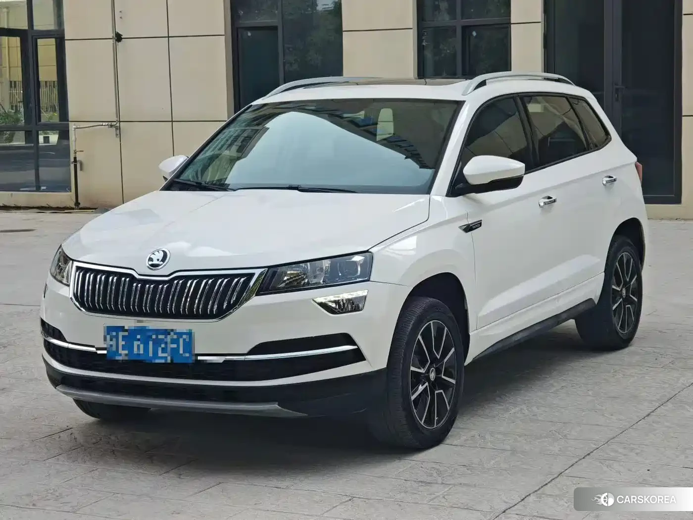Skoda Karoq 2022 Белый из Китая, фото 3