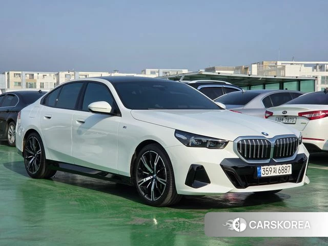 BMW 5 Series (G60) id 3838435 из Кореи 13