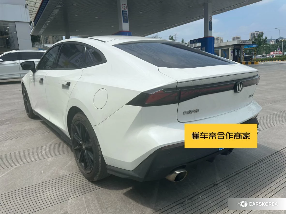 Chang'an UNI-V 2022 Белый из Китая, фото 3