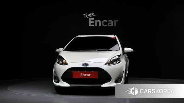 Toyota Prius C id 3834701 из Кореи 13