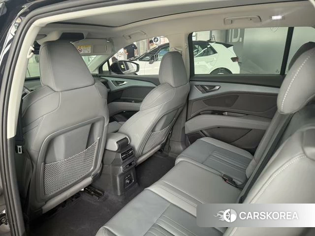 Audi Q5 e-tron id 4314864 из Китая 11