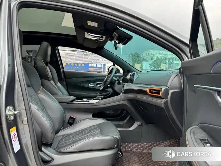 Chang'an UNI-T 2022 Silver/gray из Китая, фото 3