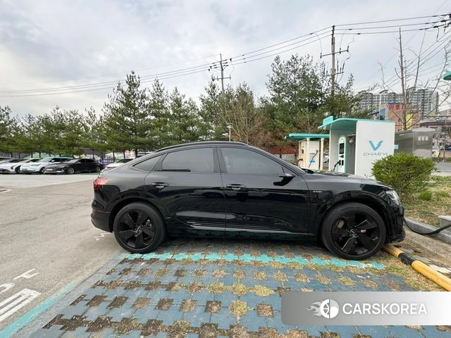 Audi e-Tron 2021 Черный из Кореи, фото 5