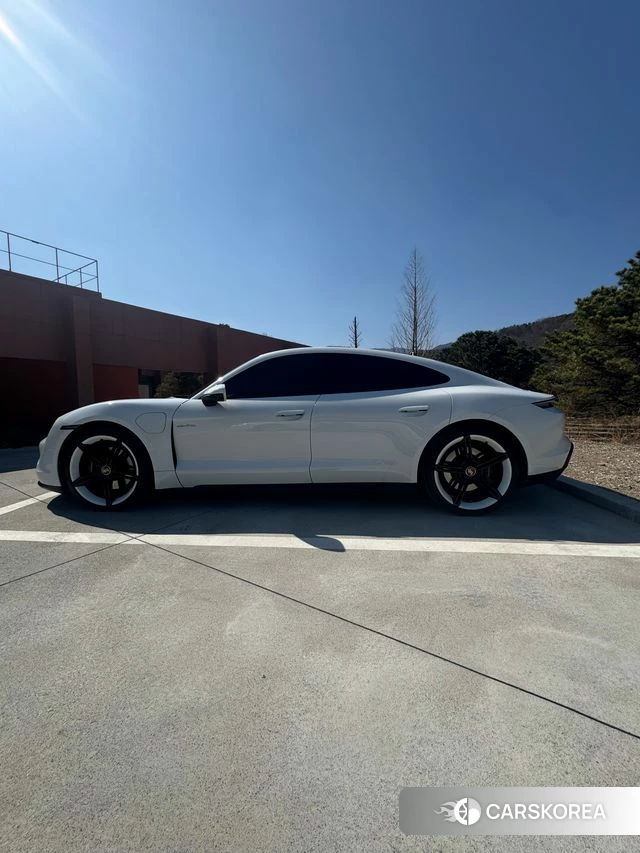 Porsche Taycan 2022 Белый из Кореи, фото 3