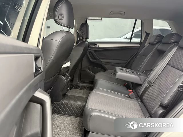 Volkswagen Tiguan L id 4261565 из Китая 19