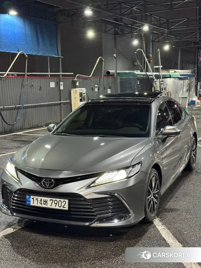 Toyota Camry (XV70) 2022 Серый из Кореи, фото 3