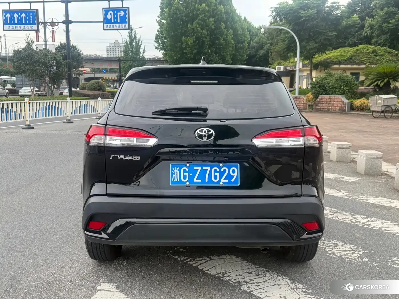 Toyota Frontlander 2023 Черный из Китая, фото 3